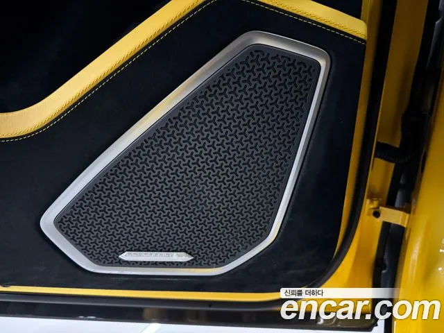 Lamborghini Urus — Фото автомобиля 13