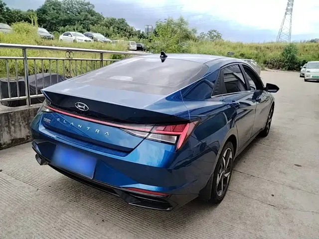 Hyundai Elantra — Фото автомобиля 6