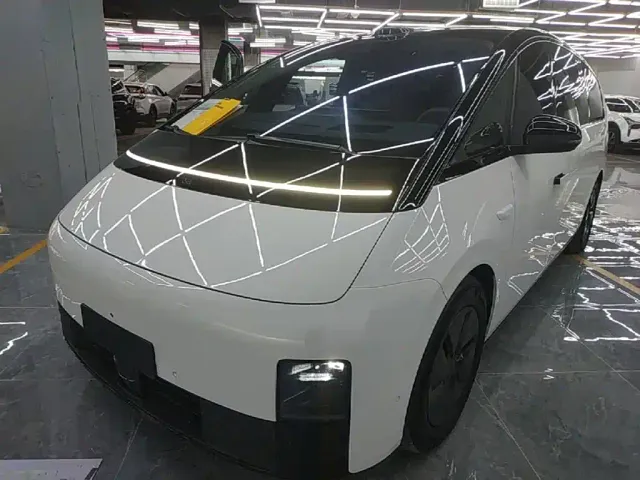 Фотография автомобиля — Li Auto MEGA