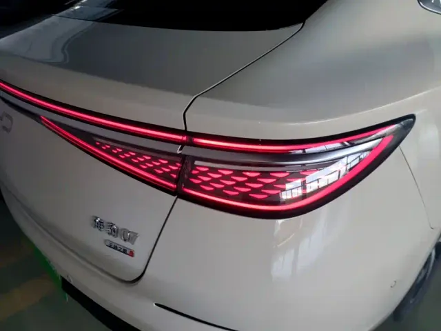 BYD Seal 07 DM-i — Фото автомобиля 7