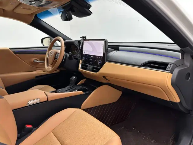 Lexus ES — Фото автомобиля 11