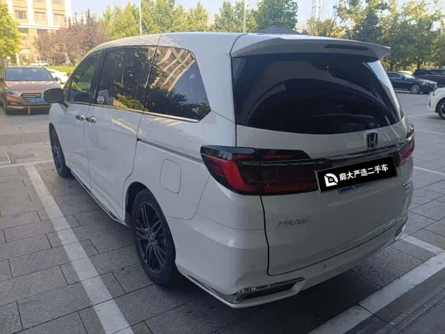 Honda Odyssey — Фото автомобиля 4