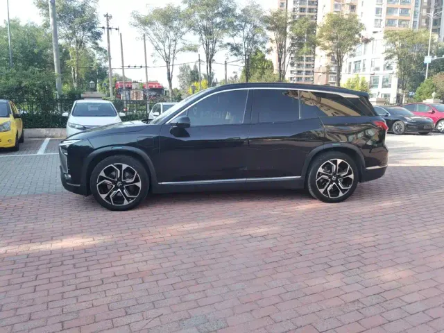 Nio ES8 — Фото автомобиля 4