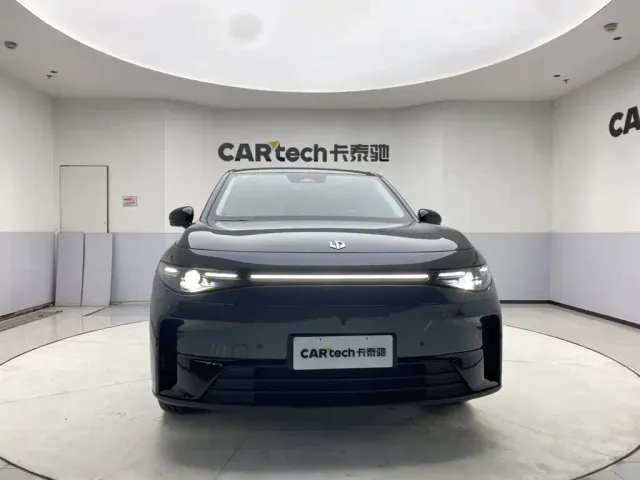Leapmotor C10 — Фото автомобиля 3