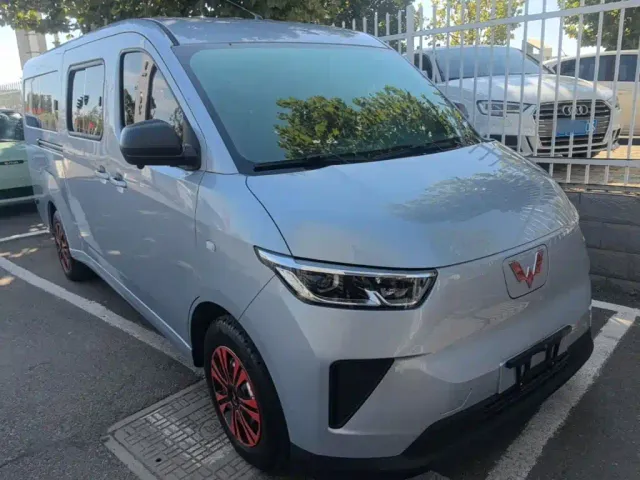 Wuling Yangguang — Фото автомобиля 3