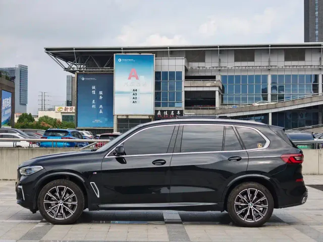 BMW X5 — Фото автомобиля 4