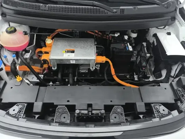 Geely Geometry Geely Geometry E Firefly 2024 Model 301km Light Flow — Фото автомобиля 10