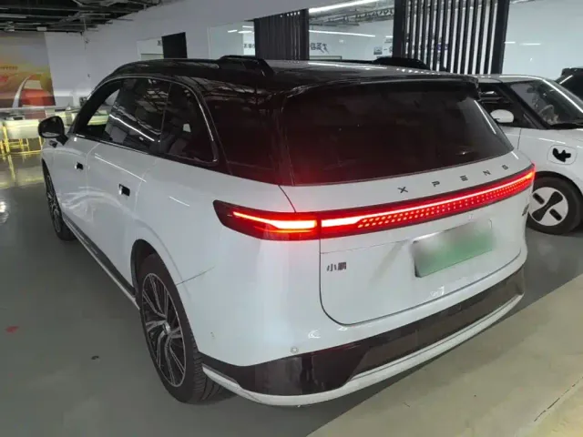 Xpeng G9 — Фото автомобиля 4