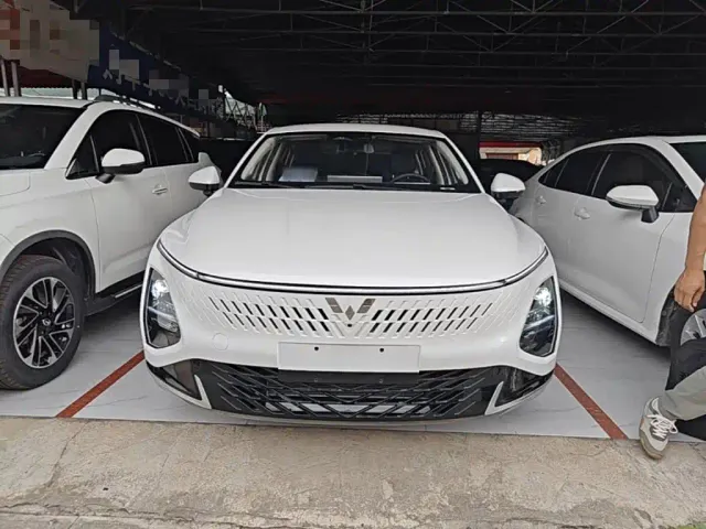 Wuling Starlight — Фото автомобиля 2