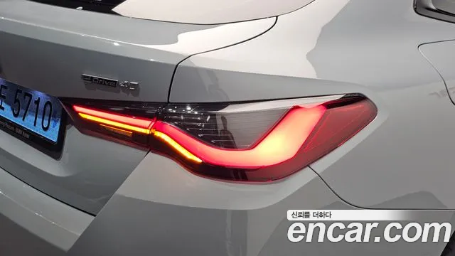 BMW i4 — Фото автомобиля 20