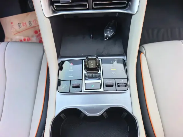 BYD Song PLUS PHEV 2024 Glory Edition DM-i 71km Luxury — Фото автомобиля 12