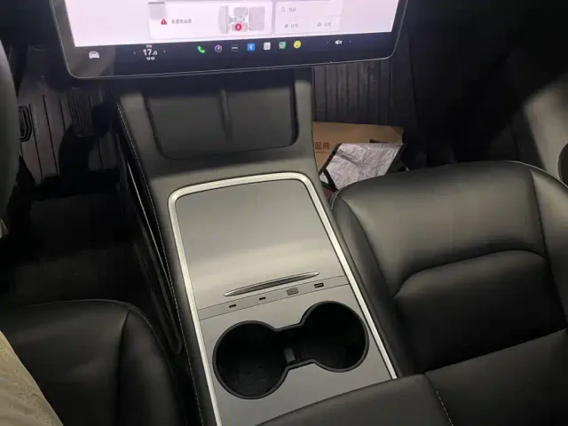 Tesla Model Y — Фото автомобиля 25