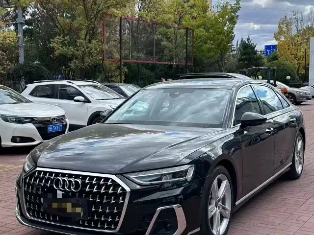 Фотография автомобиля — Audi A8