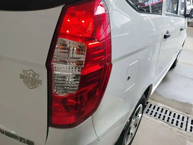 Wuling Hongguang — Фото автомобиля 7
