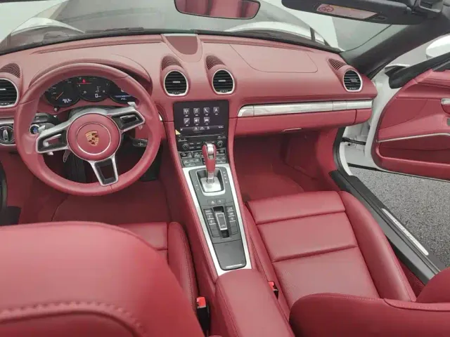 Porsche 718 — Фото автомобиля 12