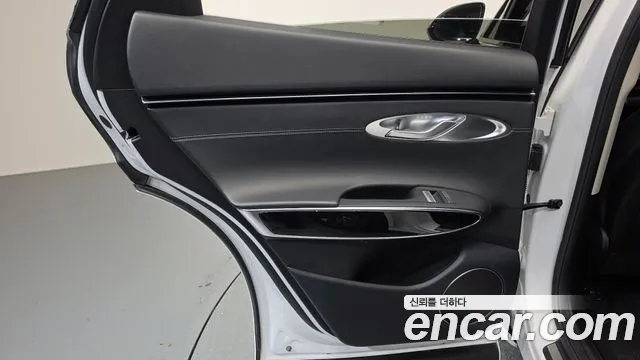 Genesis GV70 — Фото автомобиля 14
