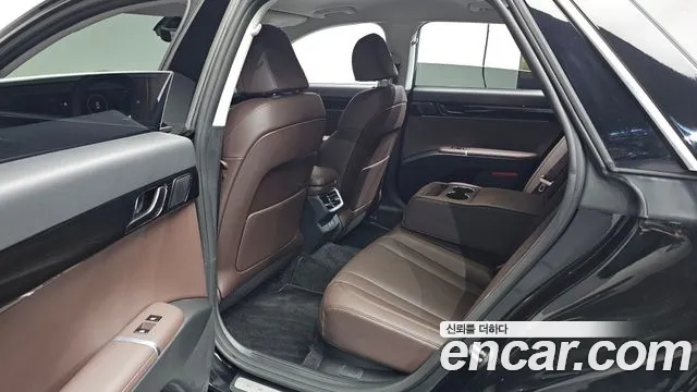 Hyundai Grandeur Grandeur (GN7) 2.5 Бензин 2WD — Фото автомобиля 22