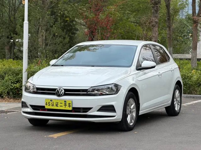 Фотография автомобиля — Volkswagen Polo