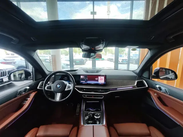 BMW X7 — Фото автомобиля 10