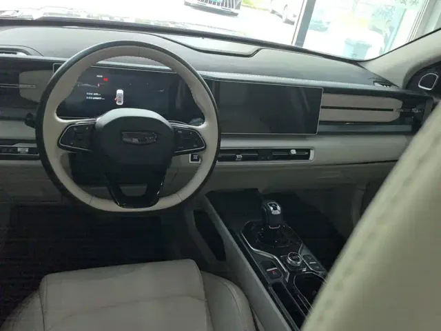 Geely ICON — Фото автомобиля 12
