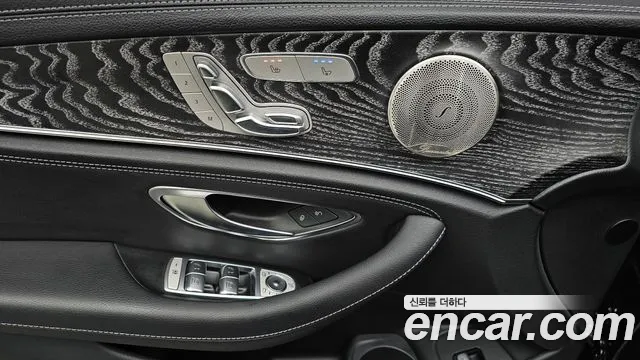 Mercedes-Benz E-Class — Фото автомобиля 28