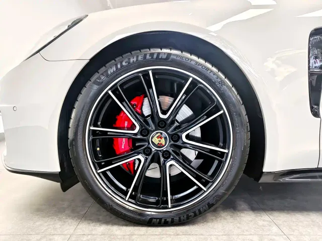 Porsche Panamera — Фото автомобиля 20