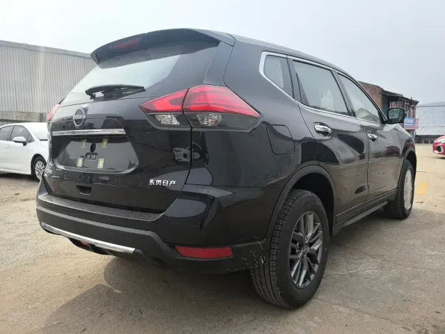 Nissan X-Trail — Фото автомобиля 4