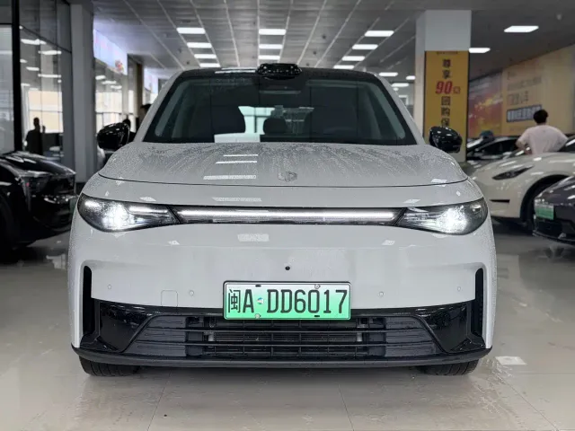 Leapmotor C10 — Фото автомобиля 2