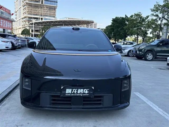 Li Auto i6 — Фото автомобиля 2