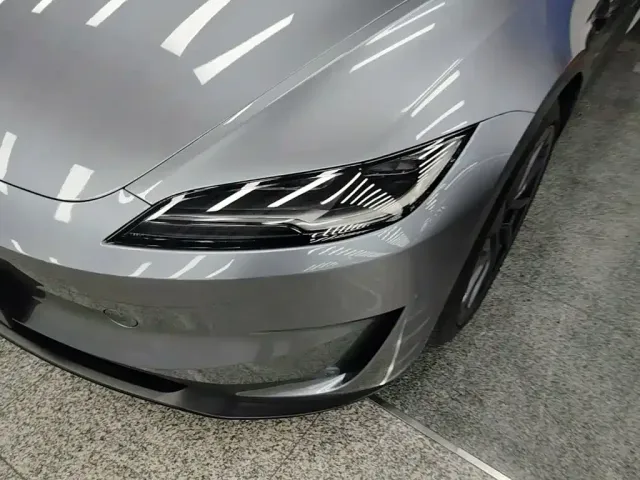 Tesla Model 3 — Фото автомобиля 23