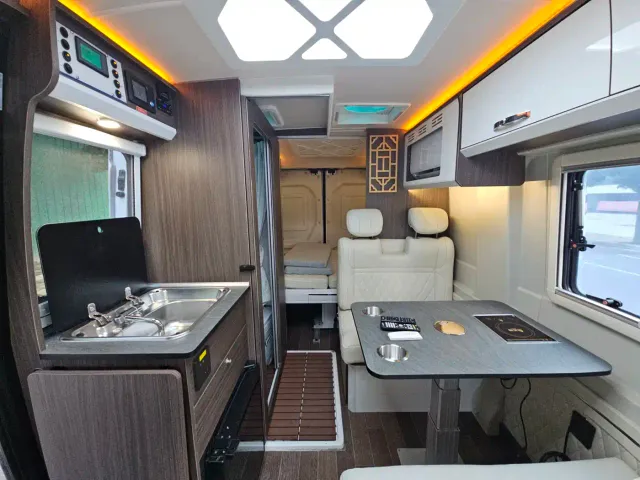 Maxus SAIC Maxus MAXUS V90 RV — Фото автомобиля 12