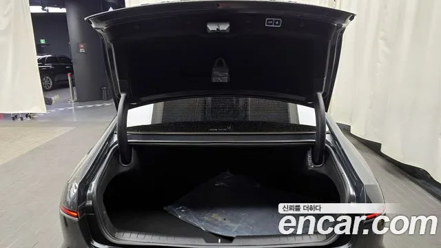 Hyundai Grandeur Grandeur (GN7) 2.5 Бензин 2WD — Фото автомобиля 20