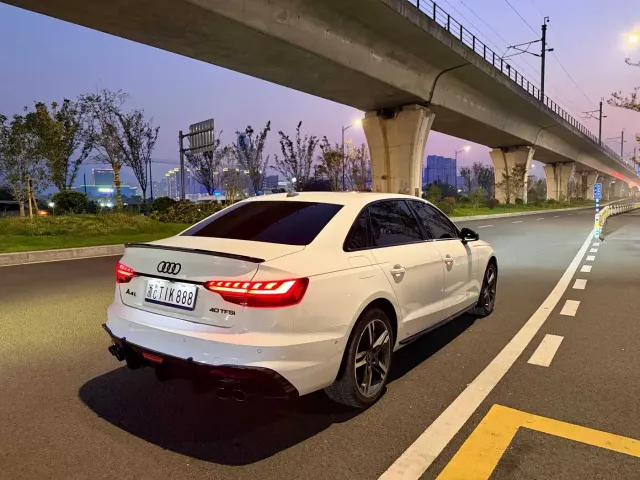 Audi A4L — Фото автомобиля 9
