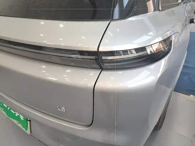 Li Auto L8 — Фото автомобиля 7