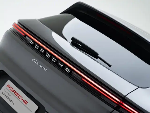 Porsche Cayenne — Фото автомобиля 7