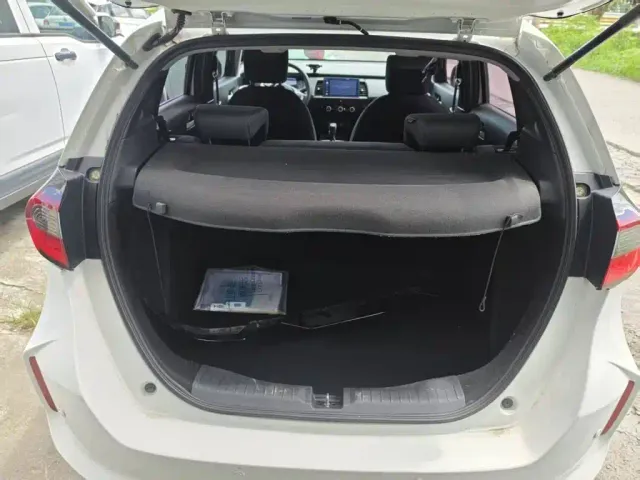 Honda Fit — Фото автомобиля 5