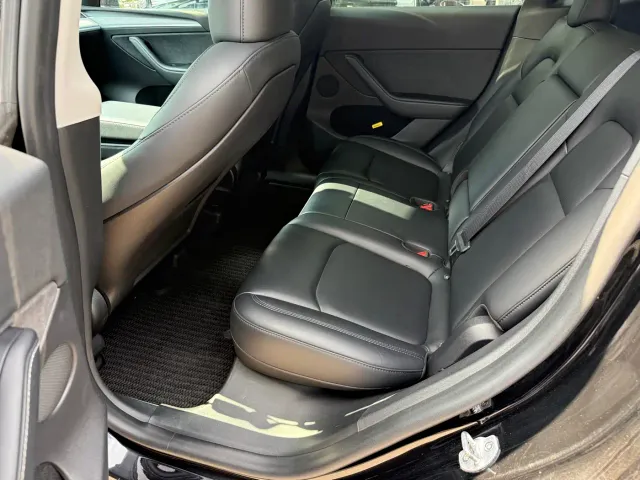 Tesla Model Y — Фото автомобиля 7