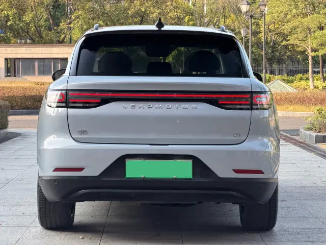 Leapmotor C11 — Фото автомобиля 3