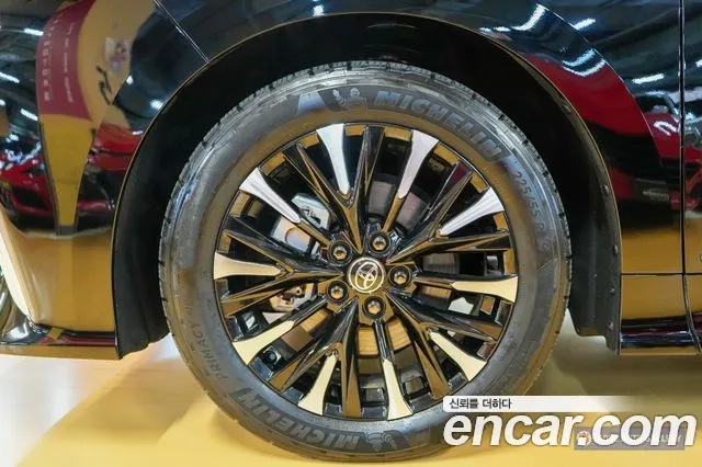 Toyota Alphard — Фото автомобиля 5