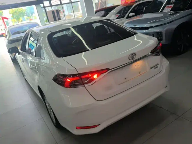 Toyota Corolla — Фото автомобиля 4