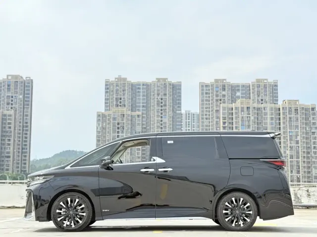 Toyota Vellfire — Фото автомобиля 16