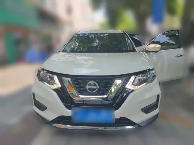 Nissan X-Trail — Фото автомобиля 2