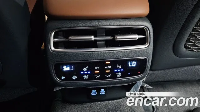Genesis GV70 2.5T Бензин AWD — Фото автомобиля 14