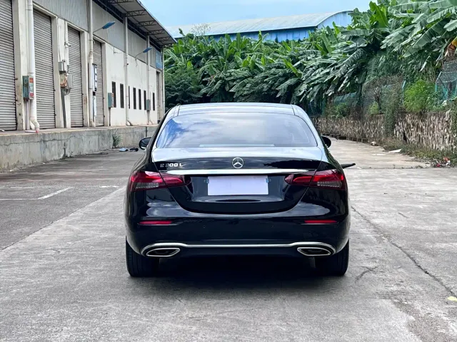 Mercedes-Benz E-Class — Фото автомобиля 9