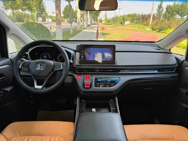 Honda Elysion — Фото автомобиля 9