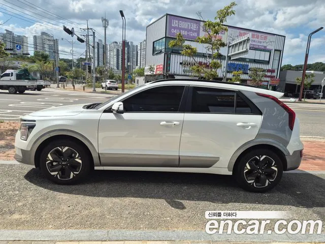 Kia Niro — Фото автомобиля 6