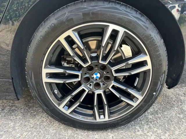 BMW 5 Series — Фото автомобиля 17
