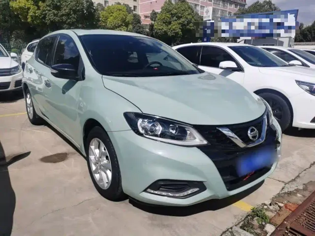 Nissan Tiida — Фото автомобиля 3
