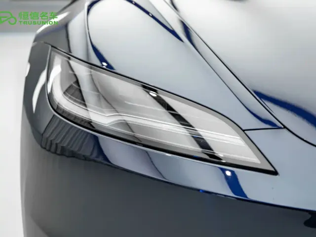 Tesla Model 3 — Фото автомобиля 10