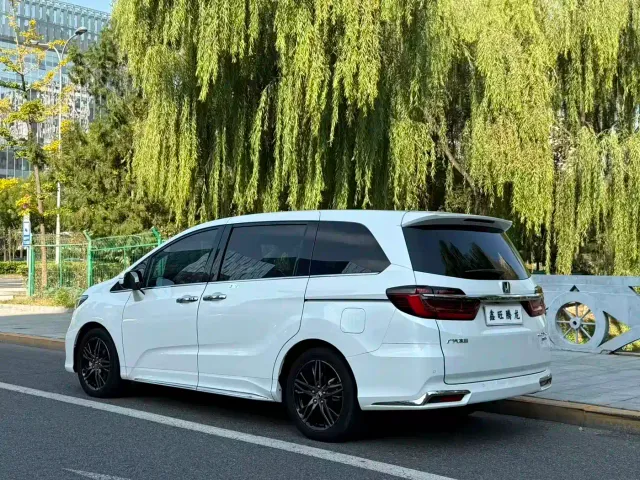 Honda Odyssey — Фото автомобиля 15